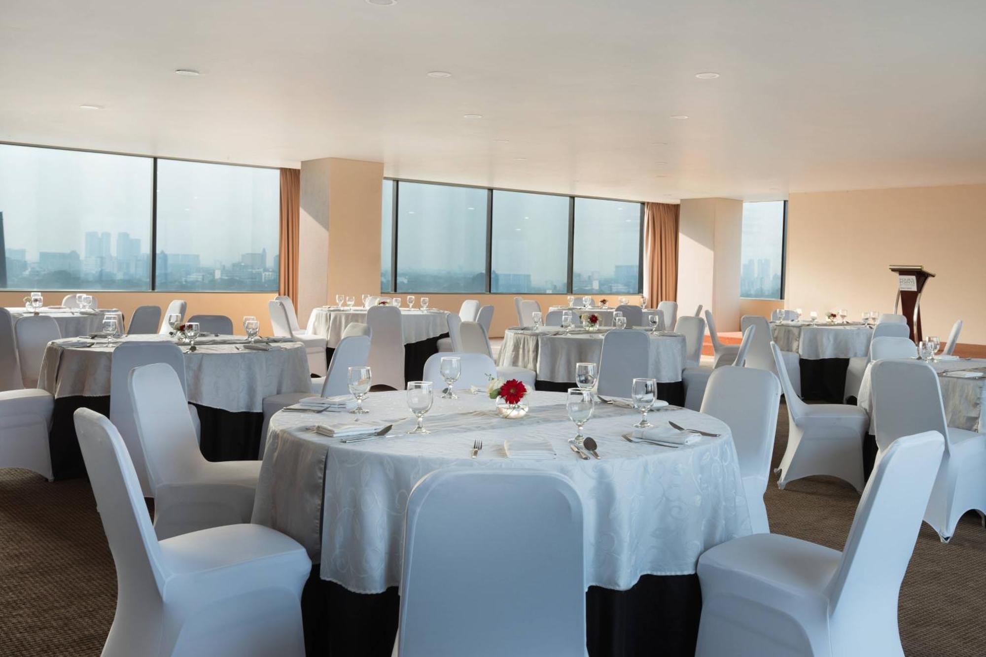 Four Points By Sheraton Jakarta Thamrin Esterno foto